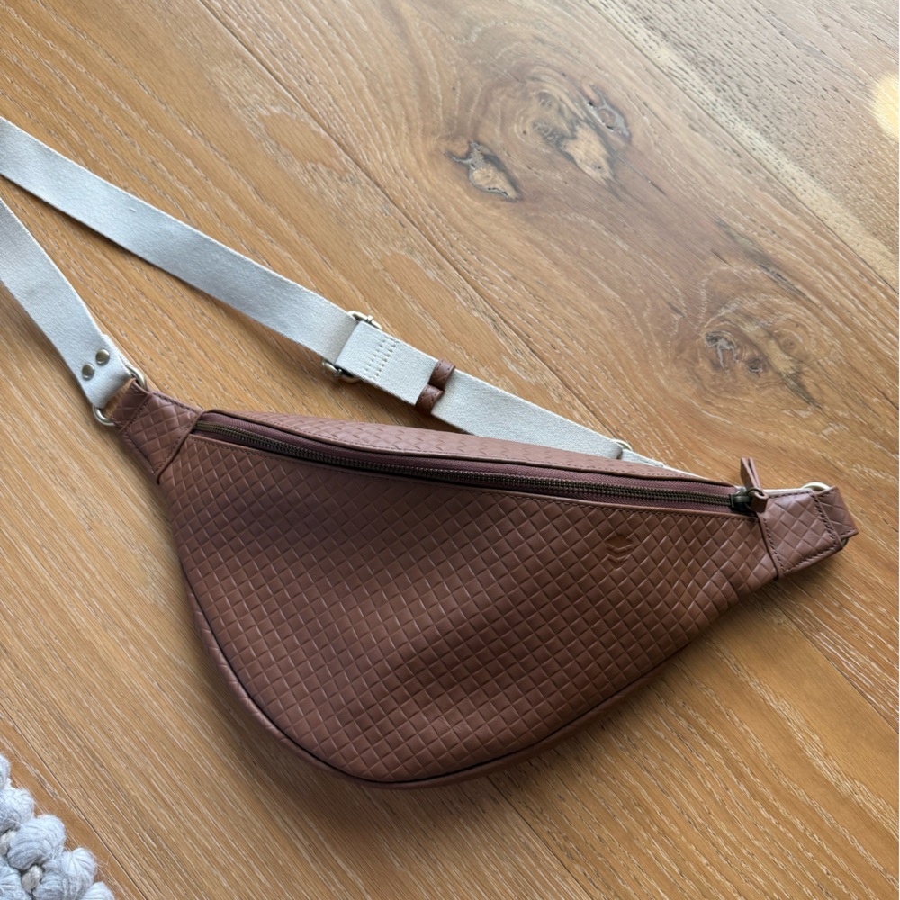 ANDAR Brown Leather Crossbody Sling Bag with Adjustable Strap